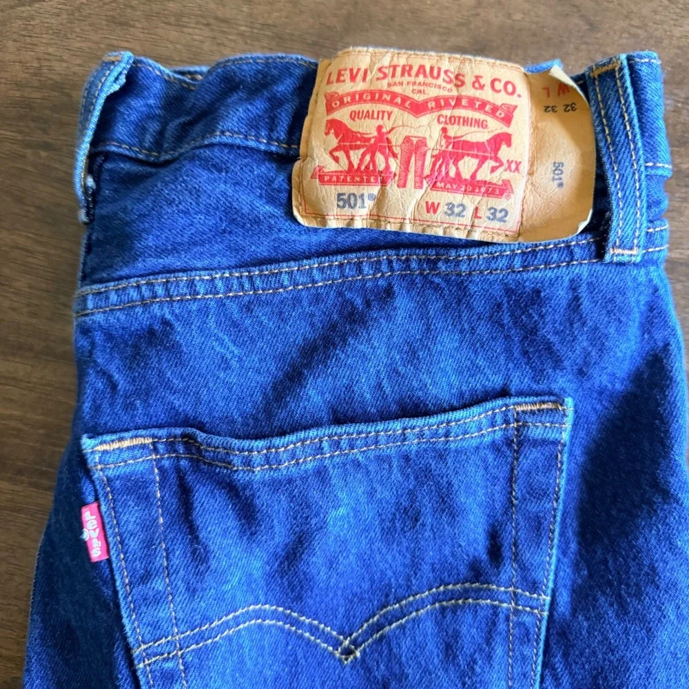 Levis 501 Original Fit Jeans Mens 32x32 Blue Straight Leg Button Fly Denim
